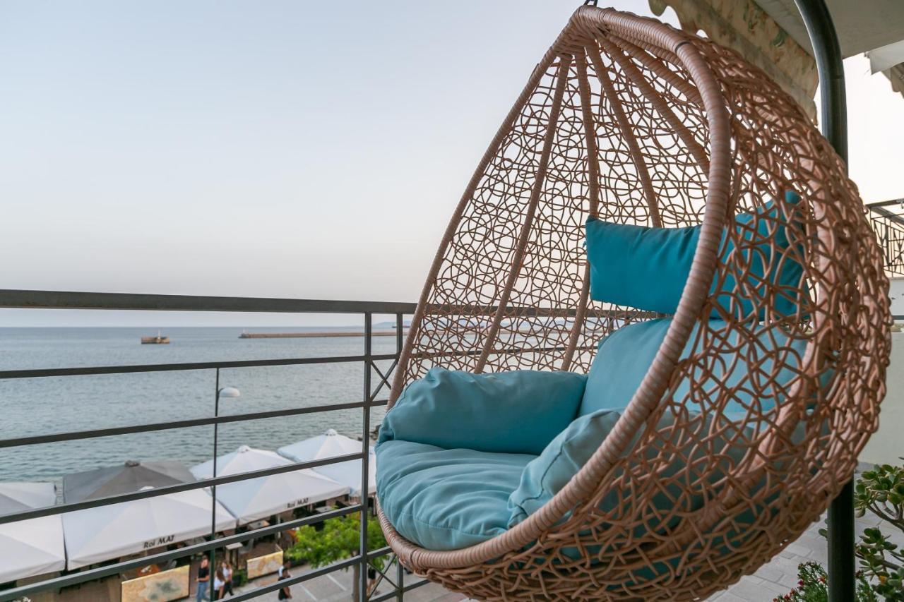 Seafront Kalamata Haven - Blue Luxury Suite Exteriör bild